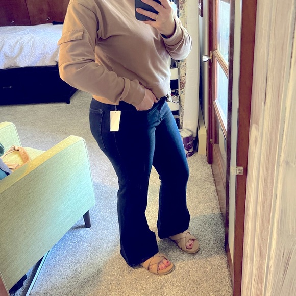 NWT Good American Jeans - curvy jeans - Picture 1 of 4